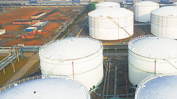 Navigating The Changing World of LNG